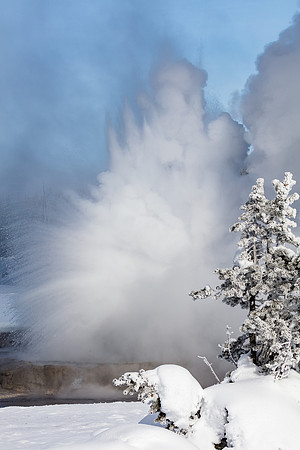 Cliff Geyser Eruption, Black Sands Geyser Basin, Yellowstone NP