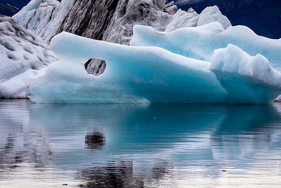 Jökulsárlón Ice Hole