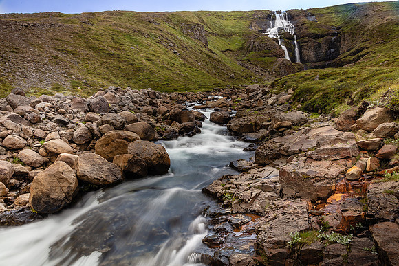 Rjúkandafoss & Stream