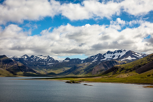 Vesturlund Mountains