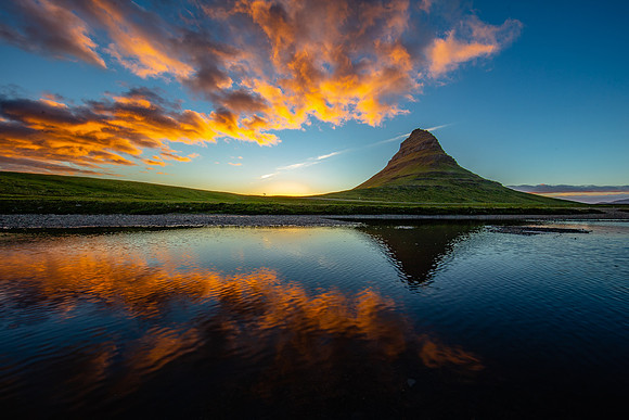 Kirkjufell Reflection
