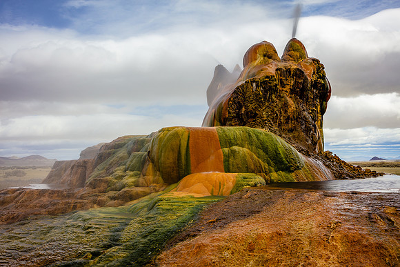 Fly Geyser Algee Streaks