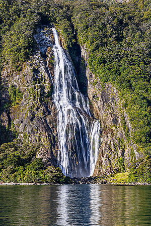 Lady Elizabeth Bowen Falls, Milford Sound
